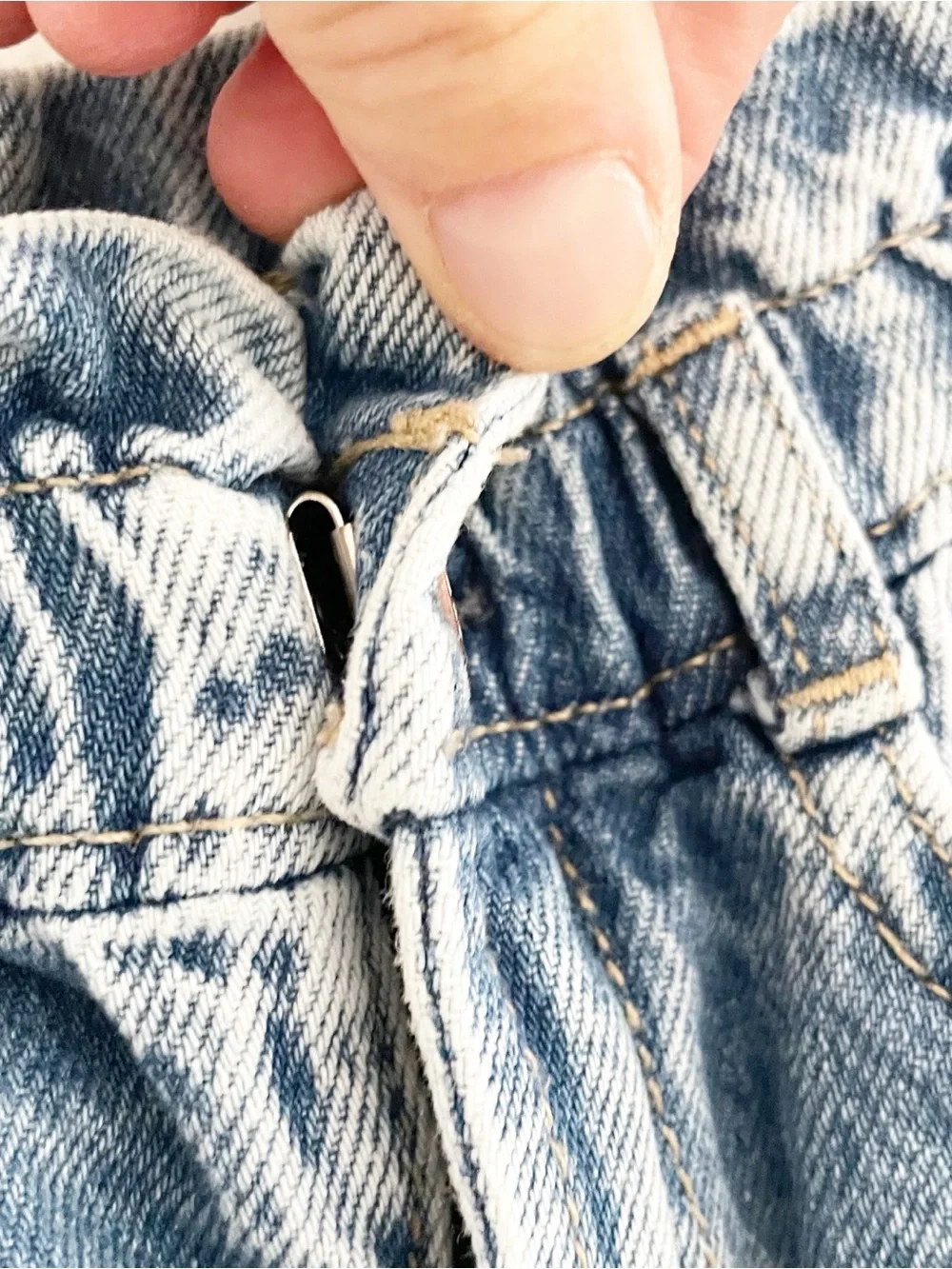 GAP girl paper